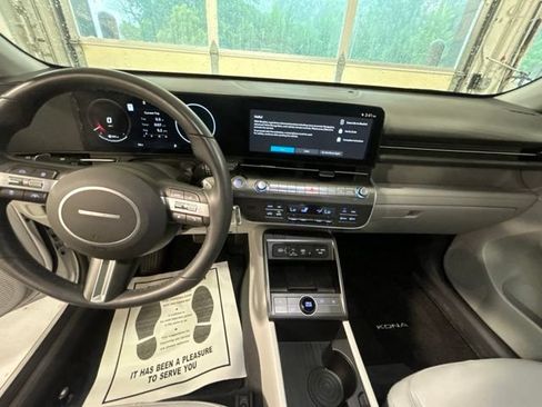Used 2025 Hyundai Kona SEL FWD image 13