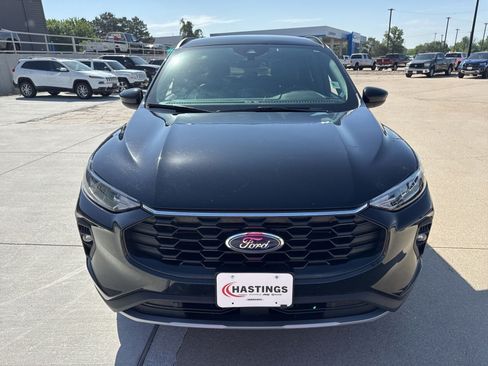 Used 2025 Ford Escape ST-Line Select AWD/4WD image 9