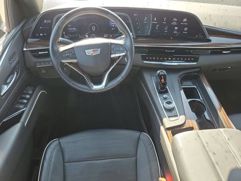 Used 2023 Cadillac Escalade Premium Luxury AWD/4WD image 27