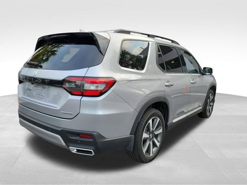 Used 2023 Honda Pilot Touring image 12