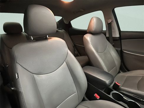 Used 2013 Hyundai Elantra Limited w/ Technology Pkg image 17