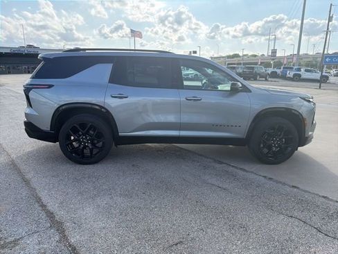 Used 2026 Chevrolet Traverse RS image 6