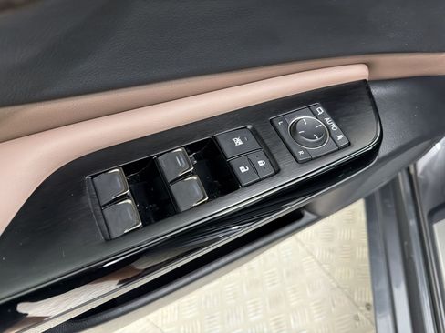 Certified 2025 Lexus ES 350 w/ Technology Package FWD image 32