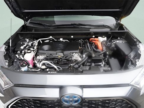 Certified 2021 Toyota RAV4 SE w/ Weather & Moonroof Package image 8