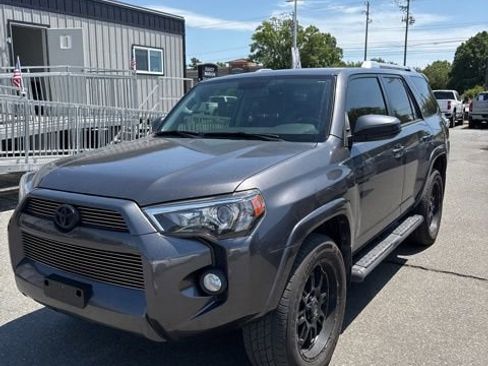 Used 2016 Toyota 4Runner SR5 AWD/4WD image 2