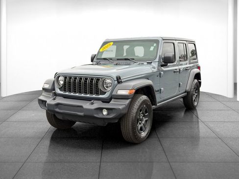Used 2025 Jeep Wrangler Unlimited Sport AWD/4WD image 3
