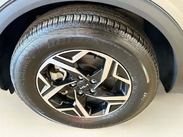 Certified 2024 Kia Sportage LX AWD/4WD image 30