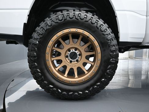 Used 2024 RAM 1500 Laramie AWD/4WD image 18