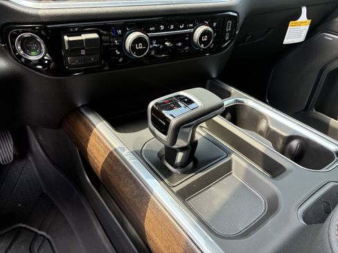 New 2026 Chevrolet Silverado 1500 High Country w/ High Country Premium Package AWD/4WD image 37