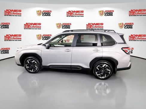Used 2025 Subaru Forester Limited image 17