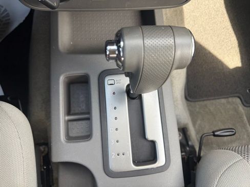 Used 2013 Nissan Frontier SV w/ SV Value Truck Pkg AWD/4WD image 25