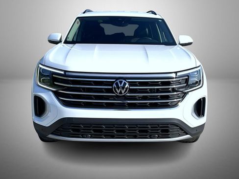Used 2024 Volkswagen Atlas SE image 2
