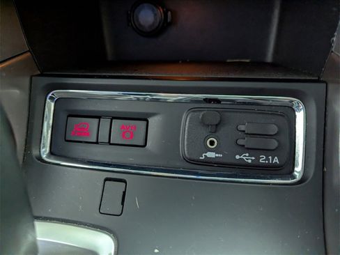 Used 2021 Subaru Ascent Limited w/ Technology Package image 28