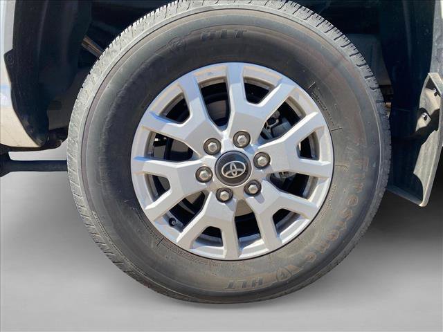 Certified 2024 Toyota Tacoma SR5 AWD/4WD image 15