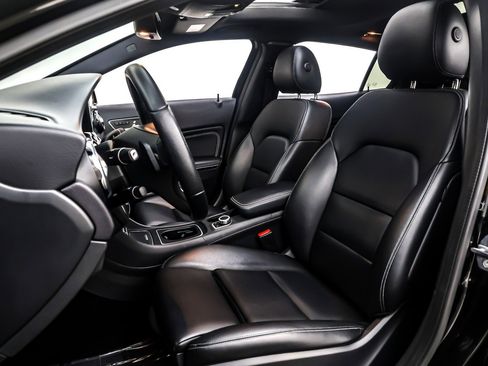 Used 2020 Mercedes-Benz GLA 250 image 17