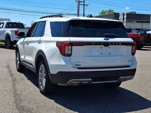 Used 2025 Ford Explorer Active w/ Active Comfort Package AWD/4WD image 8