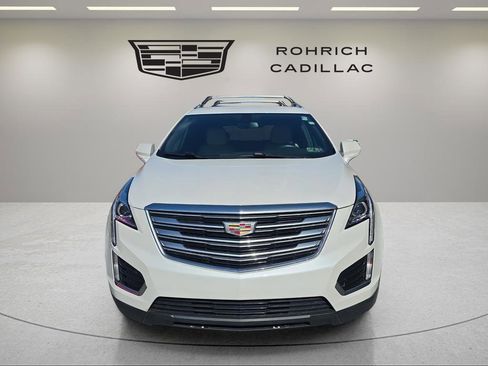 Used 2018 Cadillac XT5 AWD image 2