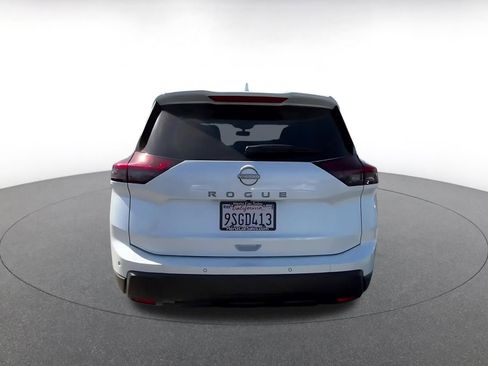Used 2025 Nissan Rogue SV image 12