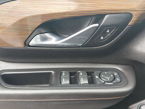 Used 2019 GMC Terrain SLE w/ Driver Convenience Package image 13