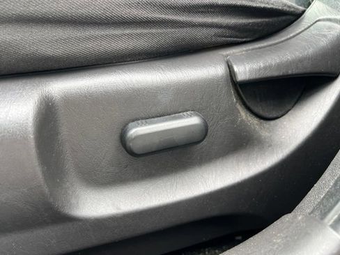 Used 2011 Ford Escape XLT w/ 202A Rapid Spec Order Code FWD image 26