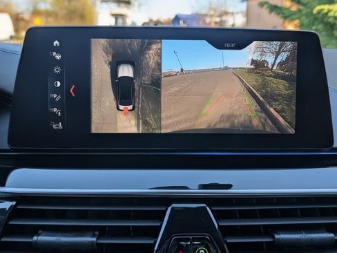 Used 2018 BMW M5 w/ Executive Package image 25