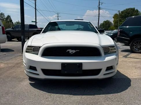 Used 2013 Ford Mustang Coupe RWD image 2