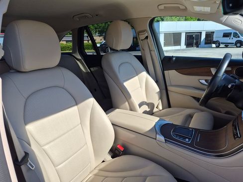 Used 2022 Mercedes-Benz GLC 300 4MATIC image 30