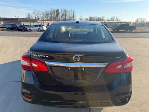 Used 2018 Nissan Sentra SV image 5