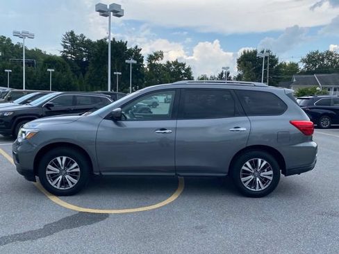 Used 2019 Nissan Pathfinder SV AWD/4WD image 2