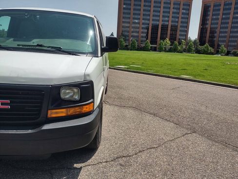 Used 2012 GMC Savana 1500 AWD image 5