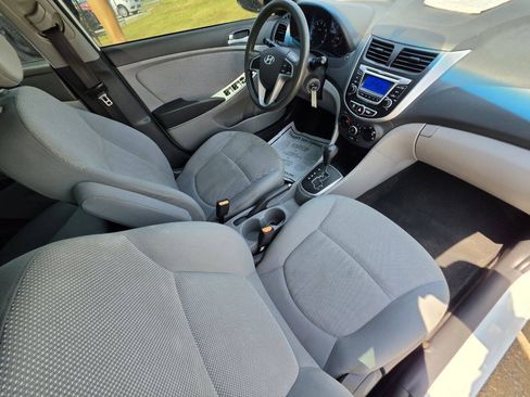 Used 2014 Hyundai Accent GS FWD image 4