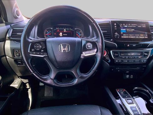Used 2021 Honda Pilot Touring image 6