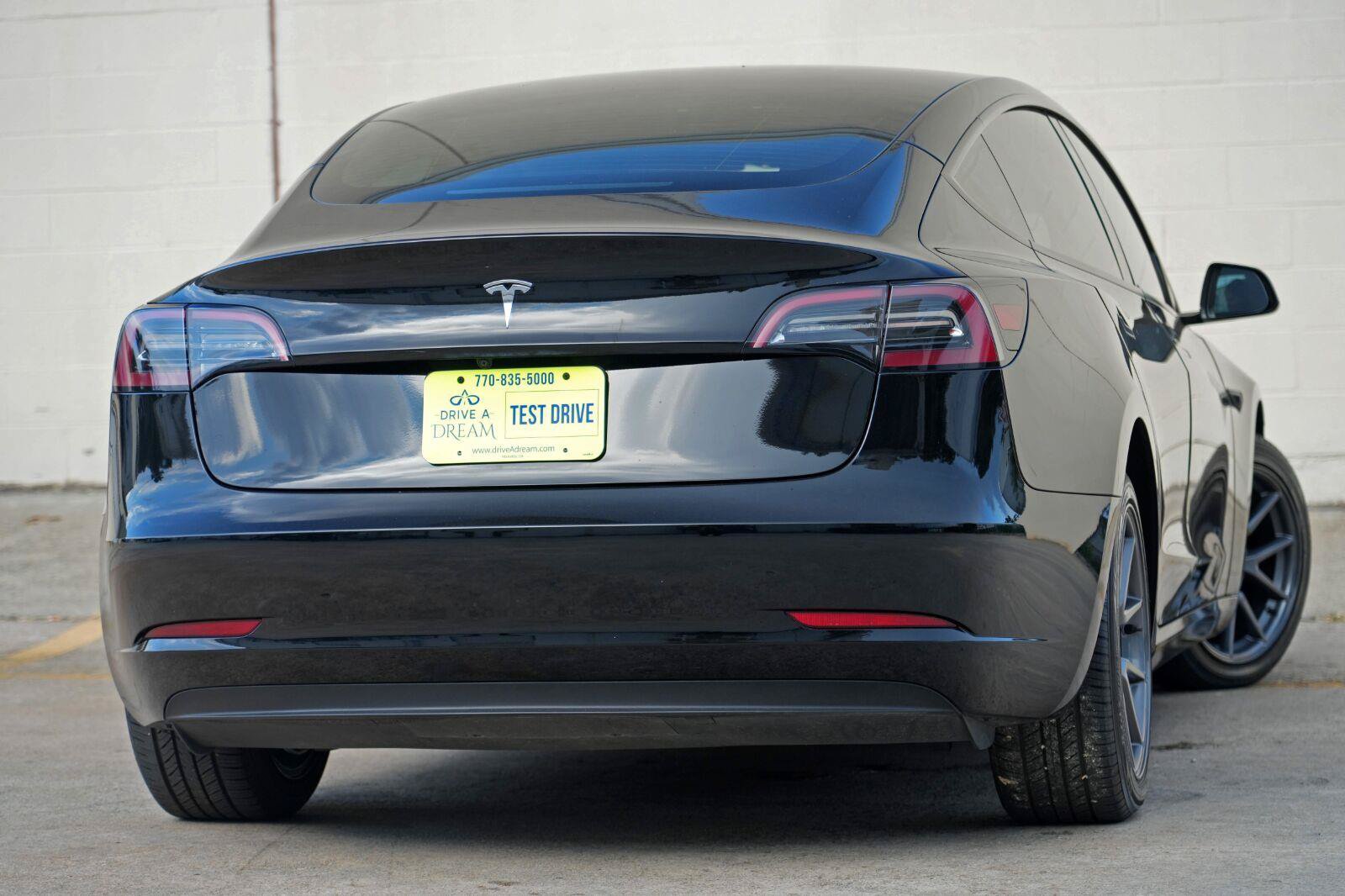 Used 2023 Tesla Model 3 Standard Range RWD image 4