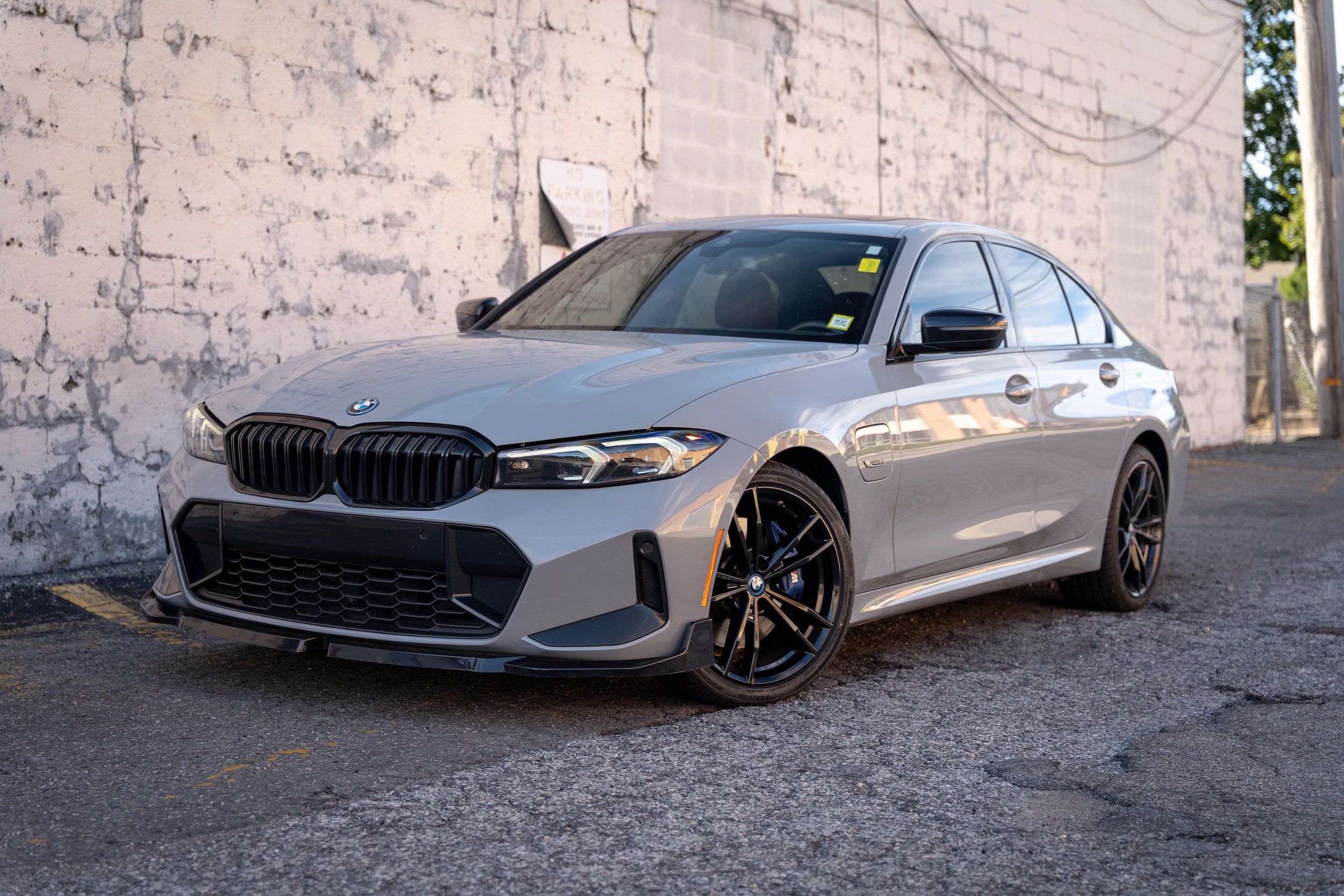 Used 2023 BMW 330e w/ M Sport Package RWD image 2