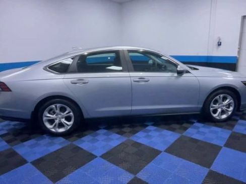 Used 2023 Honda Accord LX image 9