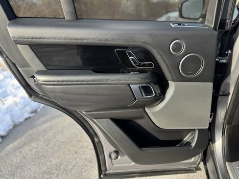 Used 2020 Land Rover Range Rover HSE image 12