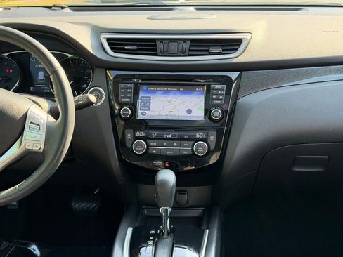 Used 2016 Nissan Rogue SL w/ SL Premium Package AWD/4WD image 13