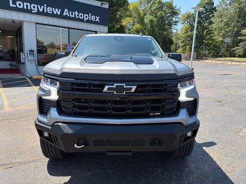 Used 2025 Chevrolet Silverado 1500 LT Trail Boss w/ Convenience Package II AWD/4WD image 4