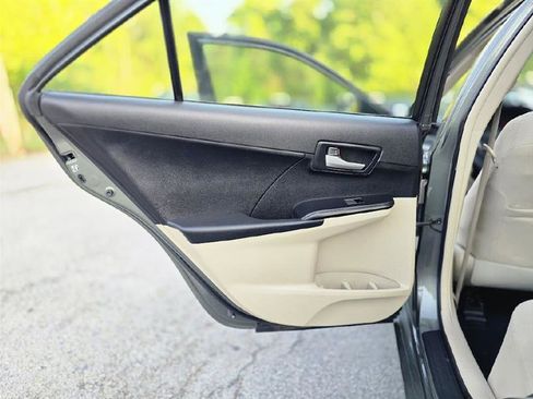 Used 2012 Toyota Camry LE image 21