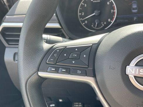 Used 2025 Nissan Altima 2.5 SV FWD image 25