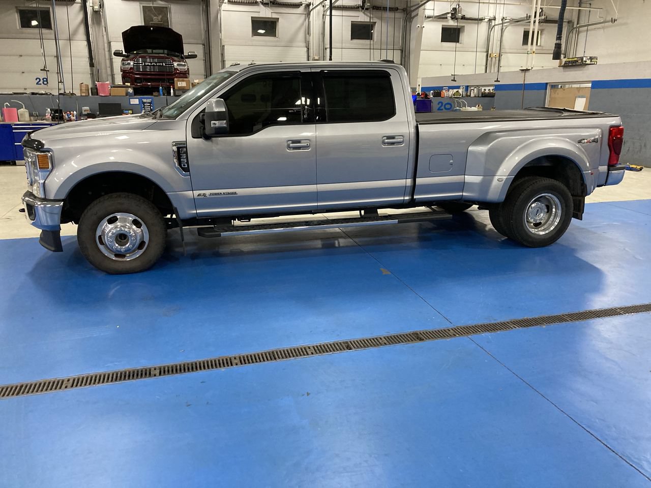 Used 2022 Ford F350 Lariat w/ Lariat Value Package AWD/4WD image 4