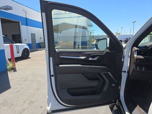 Used 2024 GMC Yukon XL Denali AWD/4WD image 21