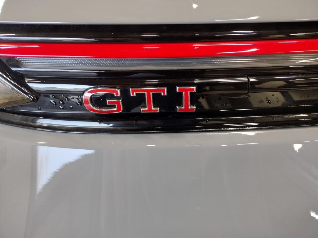 New 2026 Volkswagen GTI SE FWD image 5