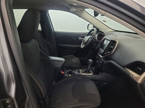 Used 2015 Jeep Cherokee Latitude w/ Comfort/Convenience Group AWD/4WD image 21