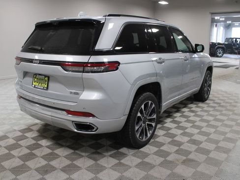 Used 2022 Jeep Grand Cherokee Overland w/ Luxury Tech Group IV image 11
