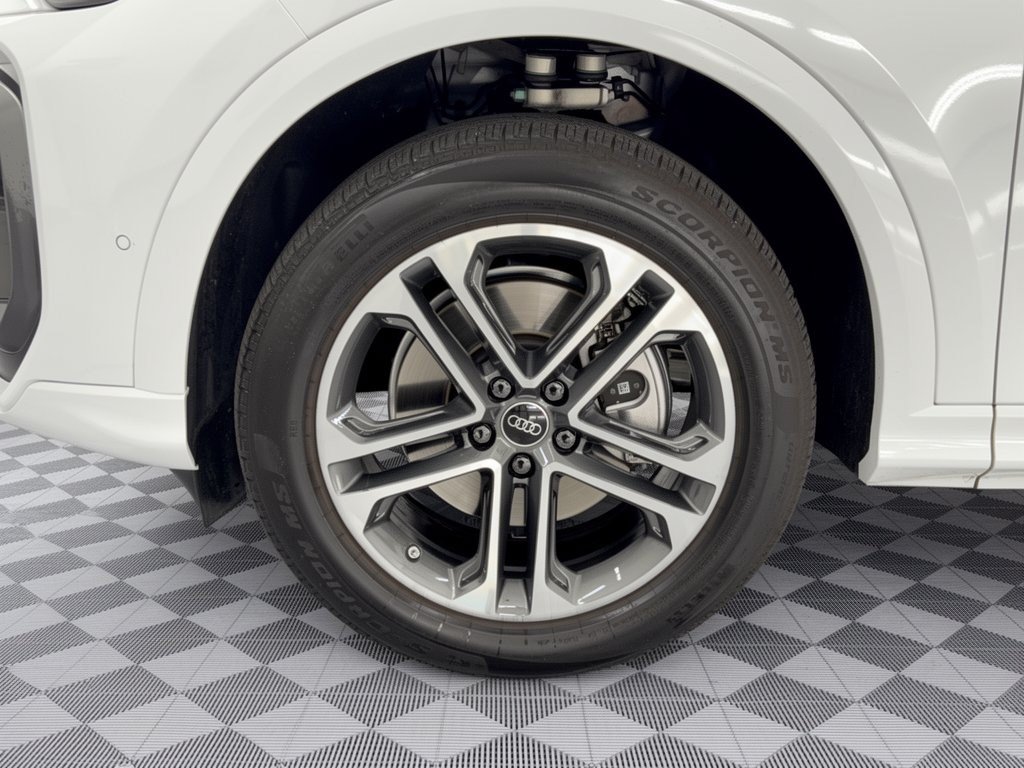 Certified 2026 Audi Q5 Premium Plus AWD/4WD image 13