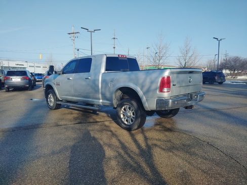 Used 2018 RAM 2500 Laramie w/ Convenience Group image 3