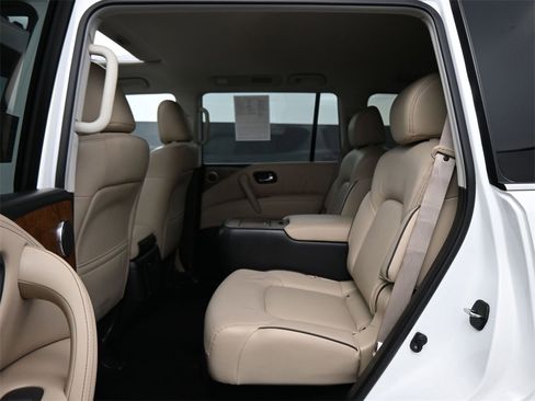 Used 2024 Nissan Armada SL w/ Captain's Chairs Package image 19