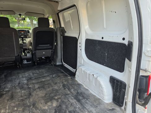 Used 2017 Nissan NV200 SV w/ Back Door Glass Package FWD image 11