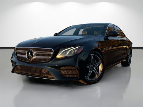 Used 2018 Mercedes-Benz E 300 image 1